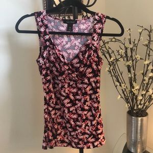 White House | Black Market - Floral Top 🌸🖤